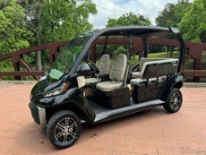 Black 2025 Club Car CRU – Electric